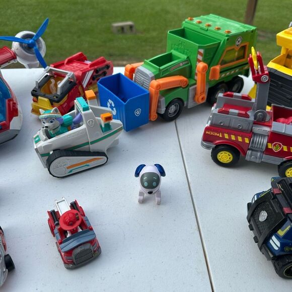 Paw Patrol Colorful Kids Toy Vehicle Set Bundle - Picture 3 of 5